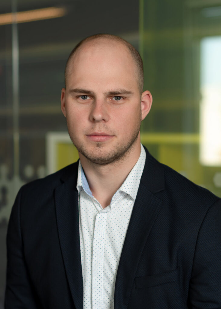 Kert_Klementi_Revismo